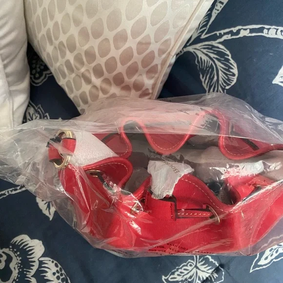 NWT! Dooney & Bourke Saffiano Kendall Crossbody - Picture 6 of 7